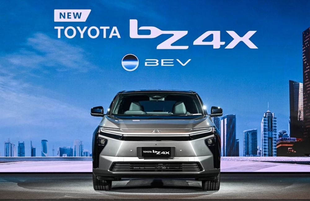 Toyota เผยยอดจองสิทธิ์ New bZ4X ทะลุ 1,000 คัน หลังเปิดเพียง 3 วัน ด้านหน้า