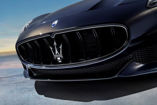 Maserati GranCabrio 2024 กระจังหน้า