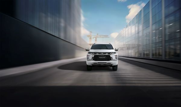 MITSUBISHI PAJERO SPORT GT 2025-2026 ด้านหน้า