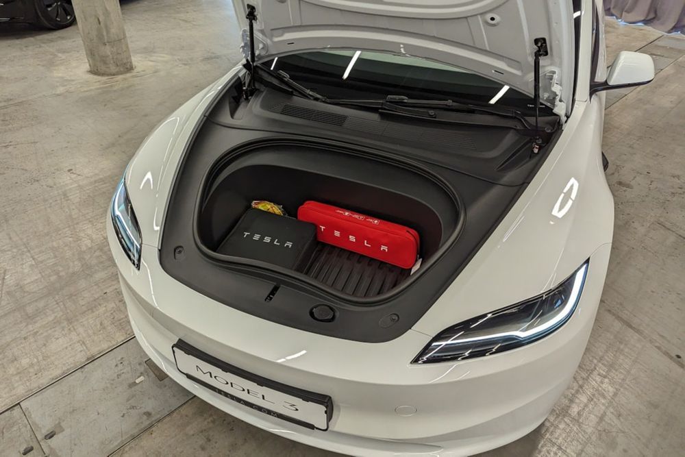 Tesla Model 3 2024 Frunk