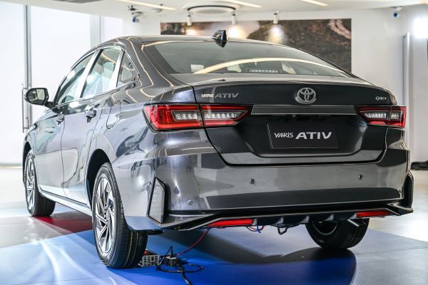 Yaris Ativ HEV 2025 ด้านท้าย