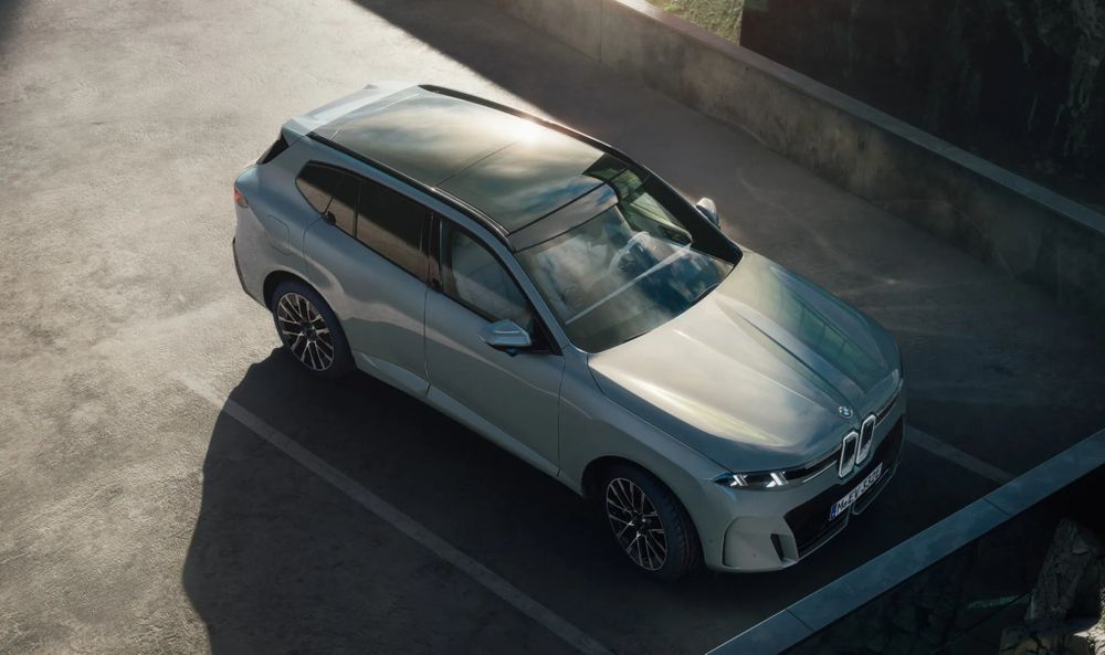 All-New BMW iX5 หลังคาซันรูฟ