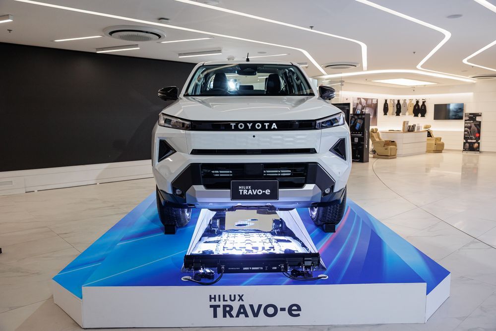 TOYOTA HILUX TRAVO-e