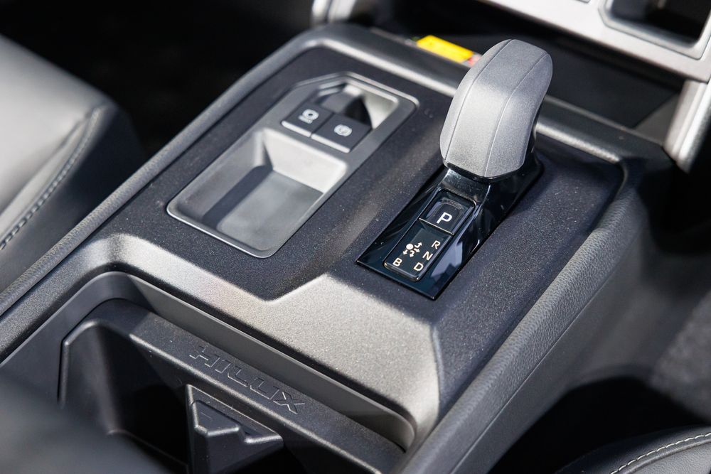 TOYOTA HILUX TRAVO-e