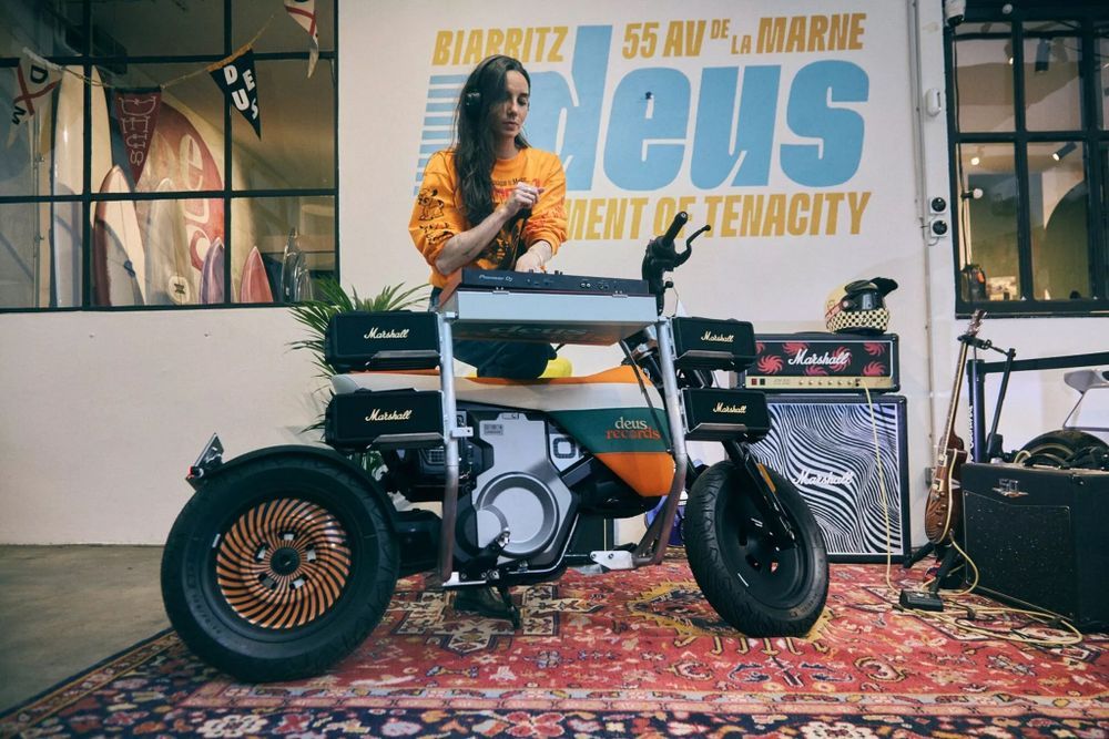 BMW Motorrad x Deus เปิดแผ่น