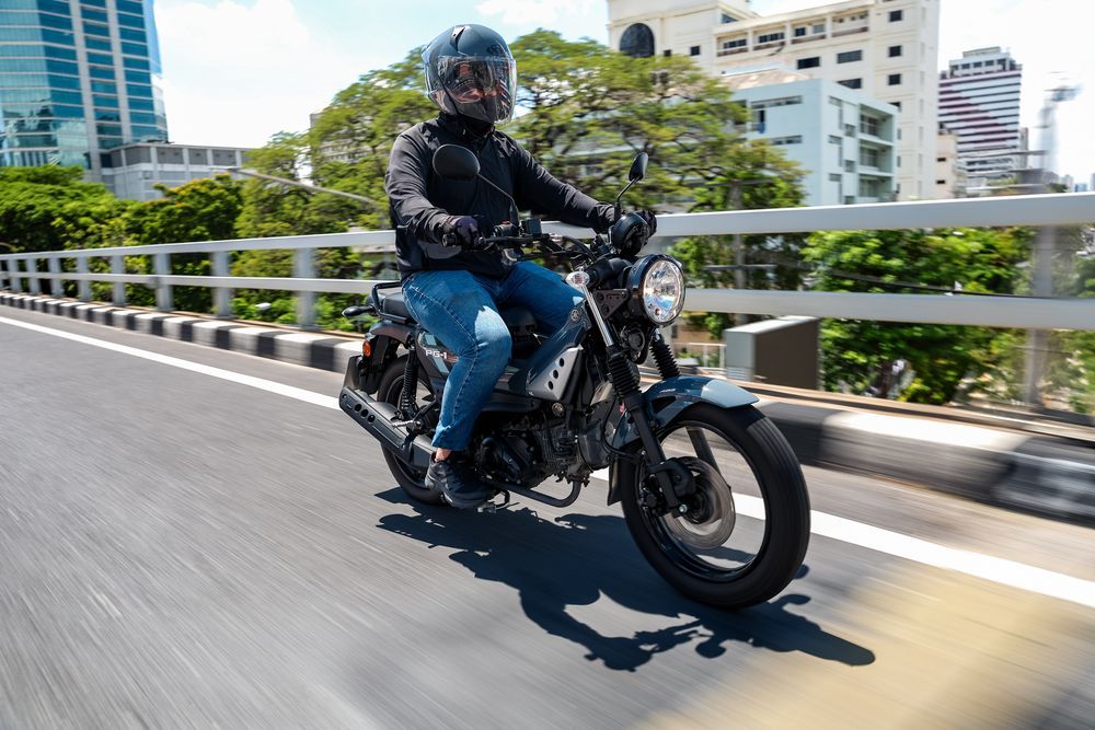 Yamaha PG-1 ขับในเมือง