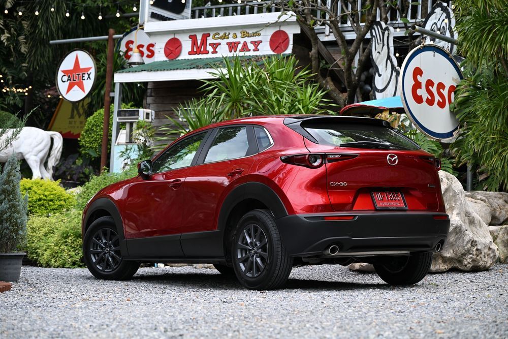 NEW MAZDA CX-30 ESSENTIAL Ultra ด้านหลังเอียงข้าง