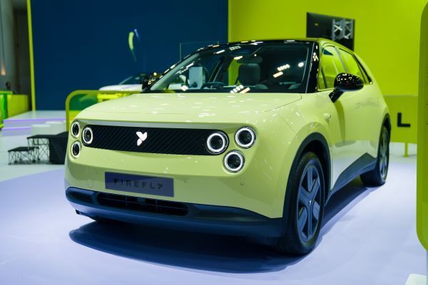 NIO FIREFLY พรีเมียมซิตี้คาร์ไฟฟ้า 100% สีเขียวสะท้อนแสง