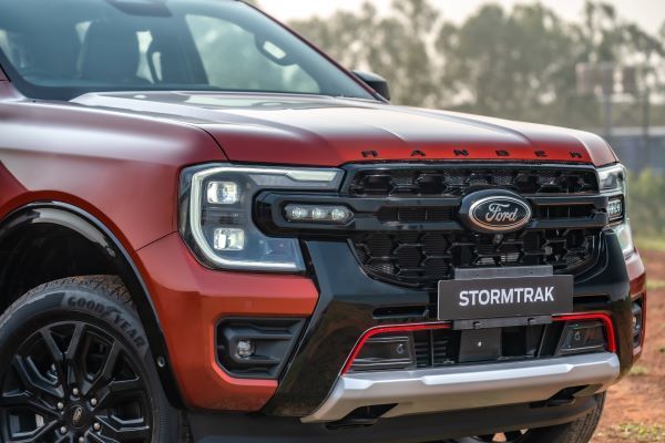 Ranger Stormtrak ภายนอก ด้านหน้ารถ