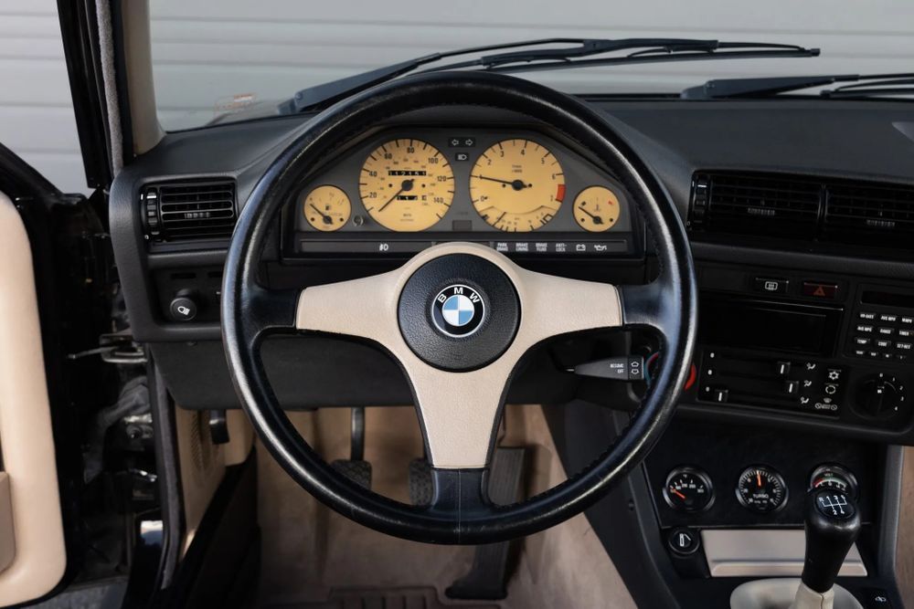 BMW 325i Convertible 80s (12)