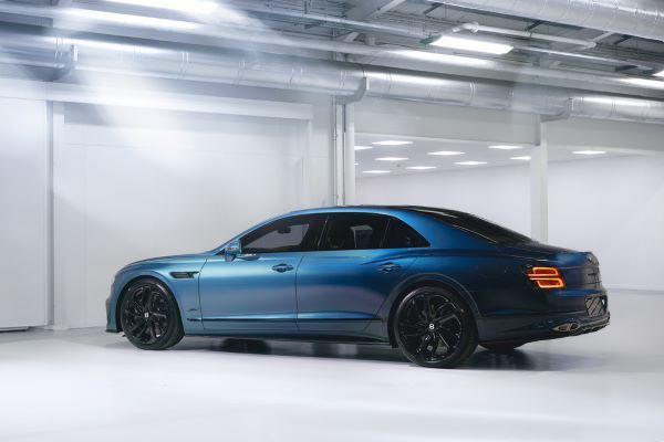Bentley Flying Spur สีพิเศษ Ombre by Mulliner 2568 3