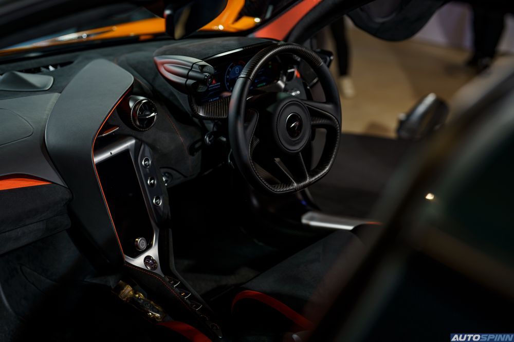 McLaren 750S คอนโซลหน้า