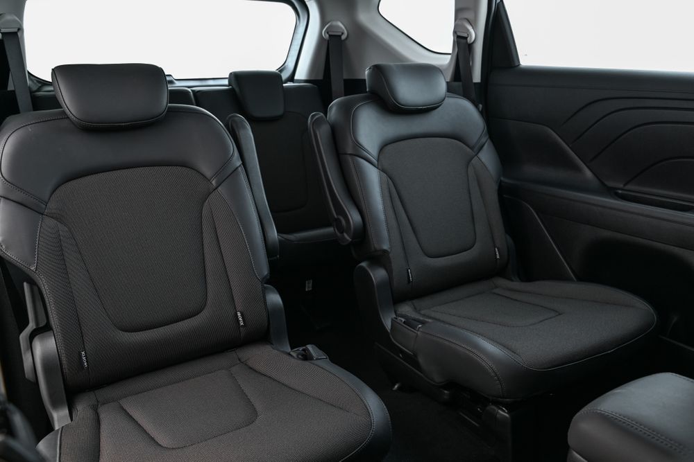 New Hyundai STARGAZER ที่นั่งแถวที่ 2