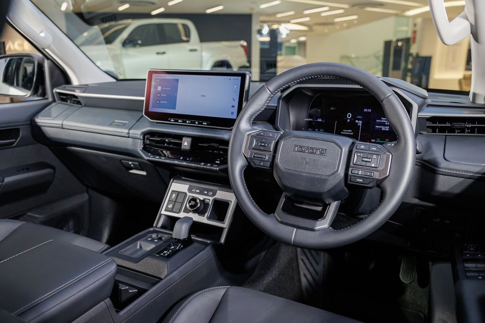 TOYOTA HILUX TRAVO-e