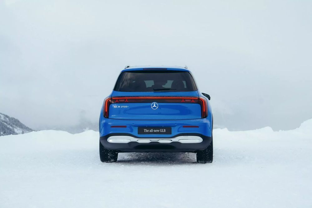 Mercedes-Benz GLB ด้านท้าย