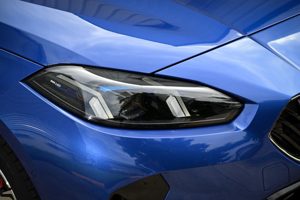 Adaptive LED