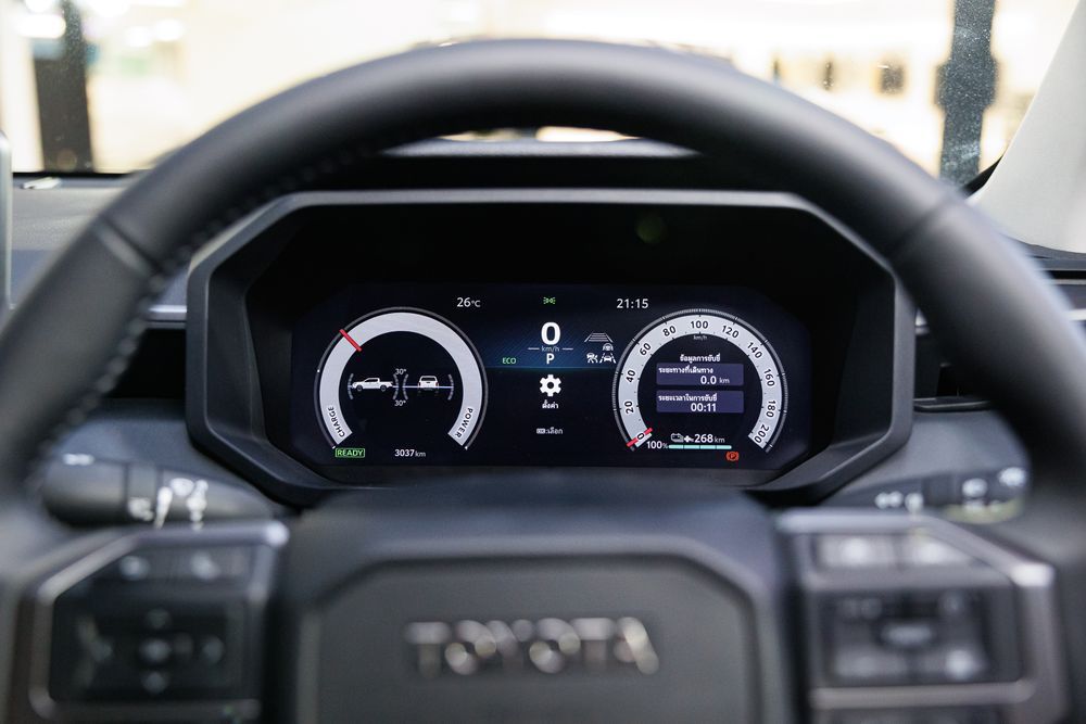 TOYOTA HILUX TRAVO-e