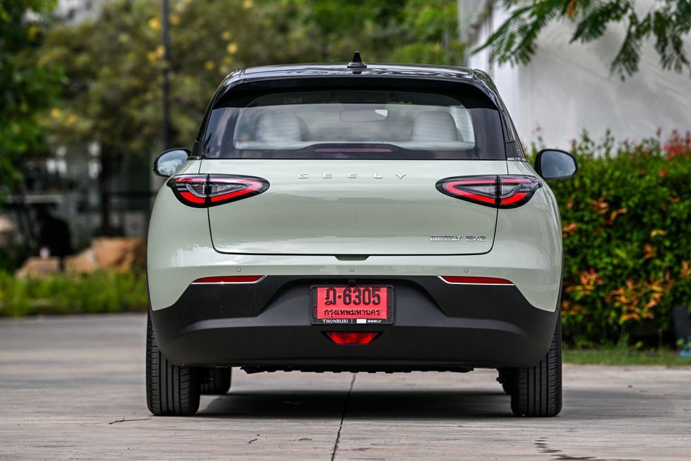 Geely EX2 ด้านหลัง