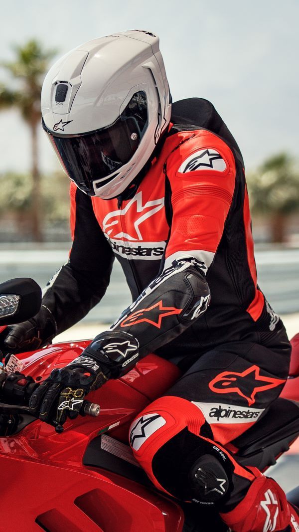 Alpinestars เปิดตัวหมวกกันน็อคทางเรียบ Supertech R10 2025 3