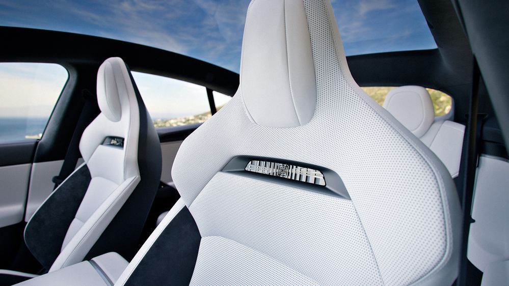 Tesla Model S 2025 Front seat