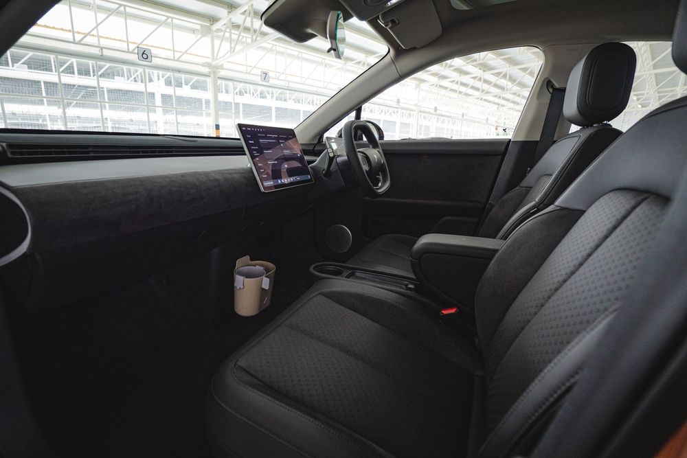 NIO Firefly Comfort+ ภายในสีดำ