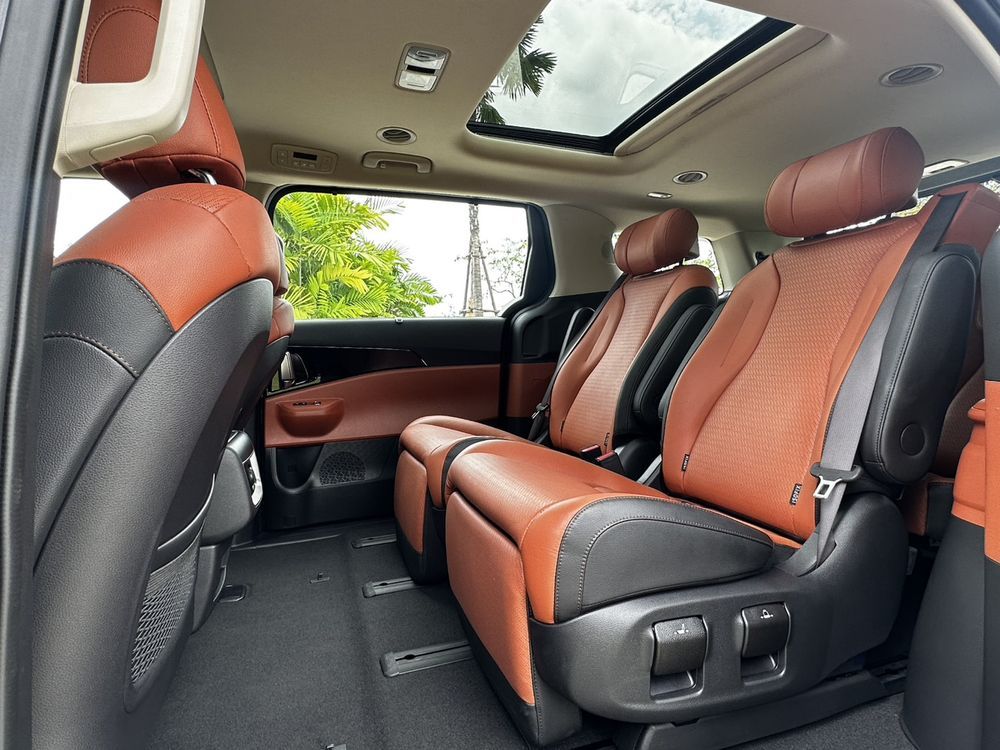 Kia Carnival HEV 2025