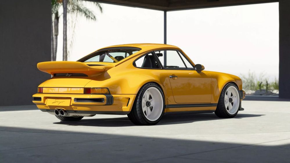 Porsche 911 Carrera Coupe by Singer สปอยเลอร์หลังขนาดใหญ่