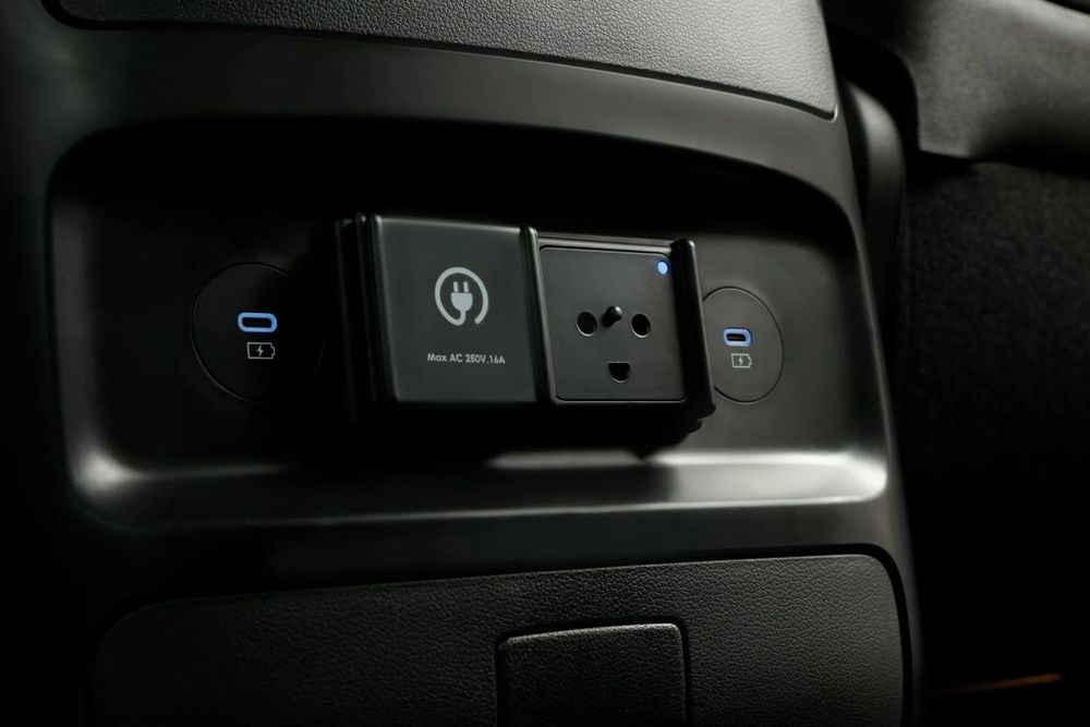 Hyundai Staria Electric พอร์ตชาร์จ