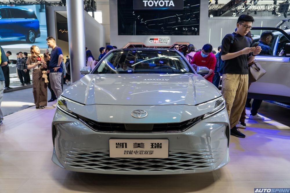 Toyota Camry Hybrid 2024