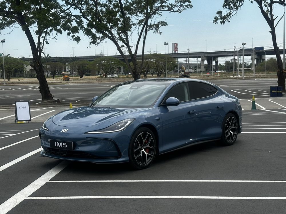 MG IM5 สีฟ้า