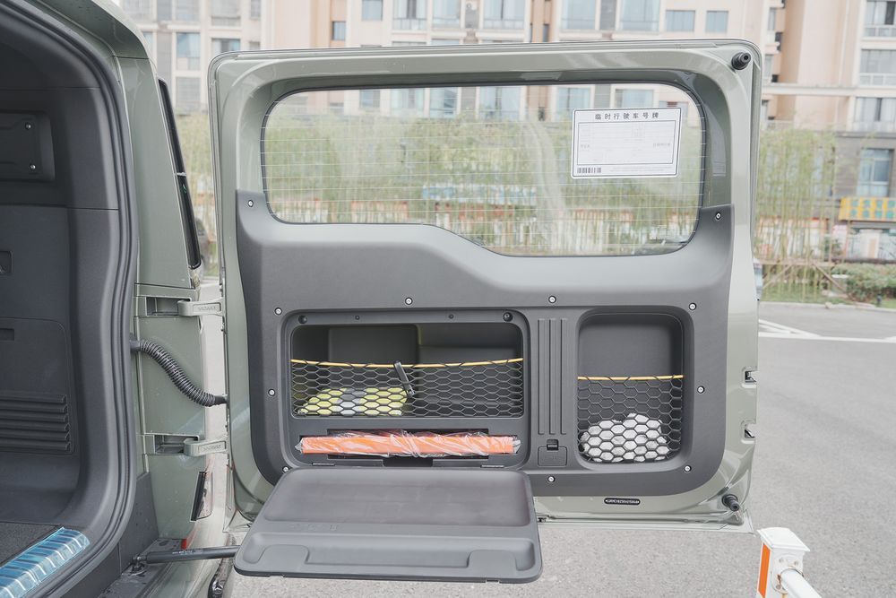 iCAR V23 Rear door