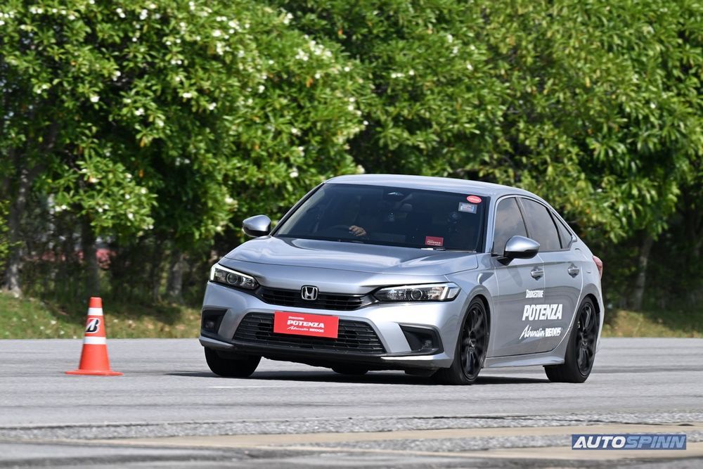 BRIDGESTONE POTENZA Adrenalin RE005