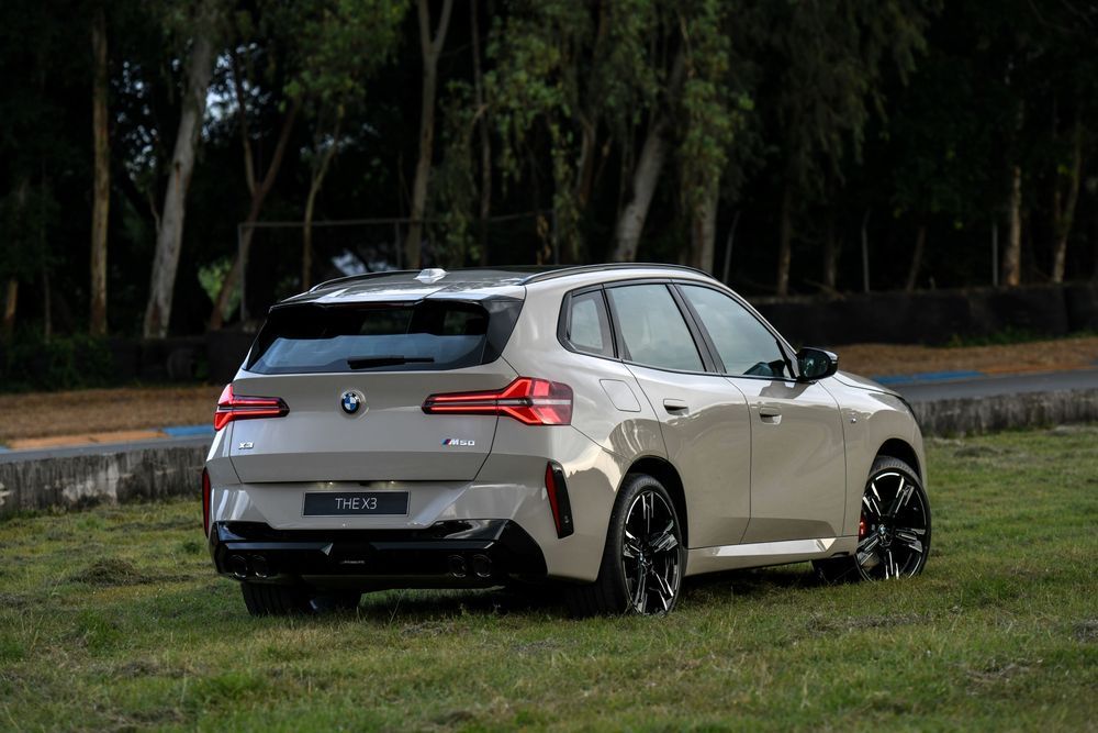 2025 BMW X3 M50 xDrive ด้านท้าย