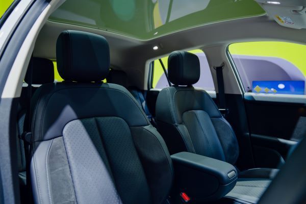 NIO FIREFLY พรีเมียมซิตี้คาร์ไฟฟ้า 100% สีเขียวสะท้อนแสง เบาะโดยสาร