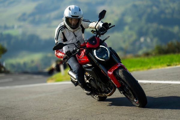 เบากว่าเดิม แรงกว่าที่เคย! New Ducati Monster เผยโฉมเครื่องยนต์ V2 ใหม่ 1