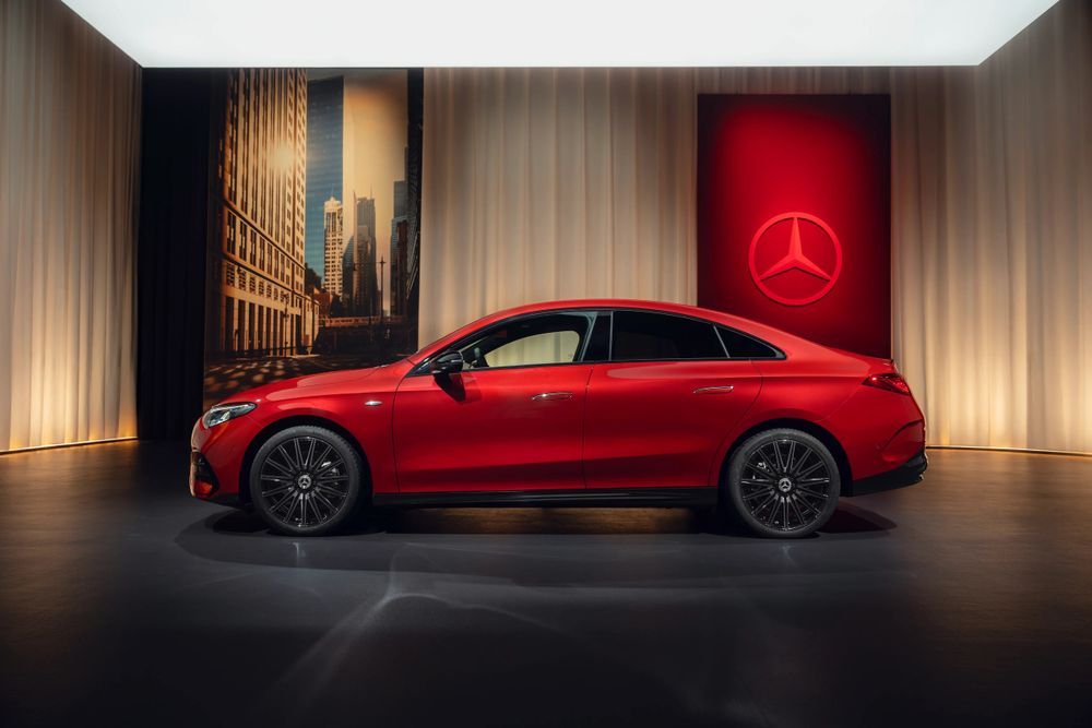 The New CLA 250+ ด้านข้าง