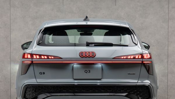 The all-new Audi Q3 SUV และ Sportback 4