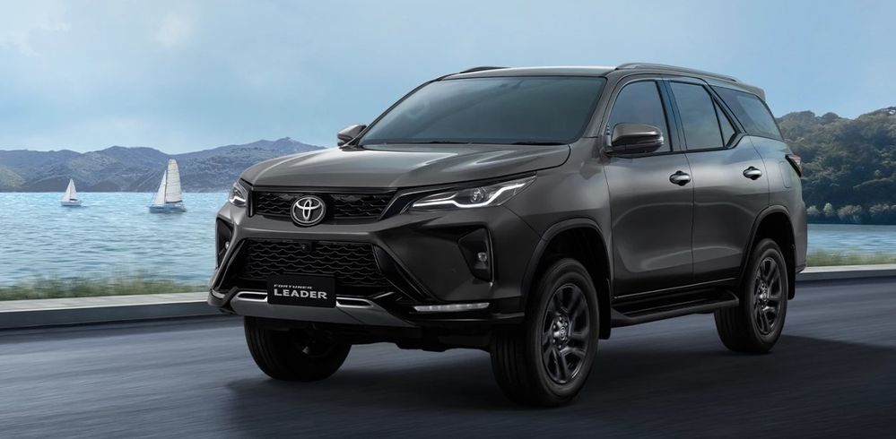 TOYOTA FORTUNER G plus 2025-2026 ด้านหน้า