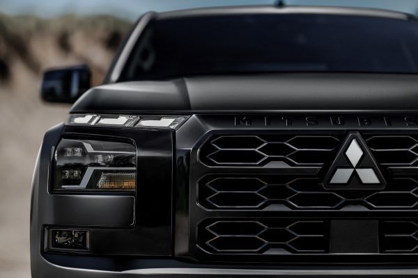 ตารางผ่อน Mitsubishi Triton Double Cab 2025 ตัวเตี้ย-ยกสูง รุ่นใหม่ กระจังหน้า