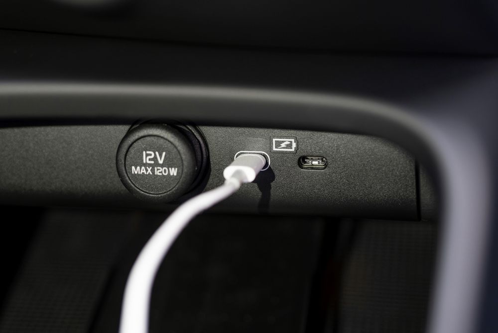 Volvo C40 Recharge USB-C