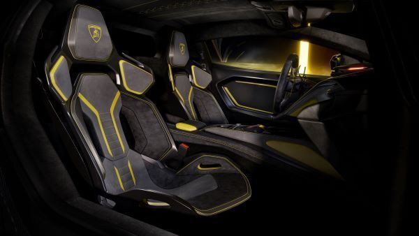 Lamborghini Fenomeno 2025 เบาะโดยสาร