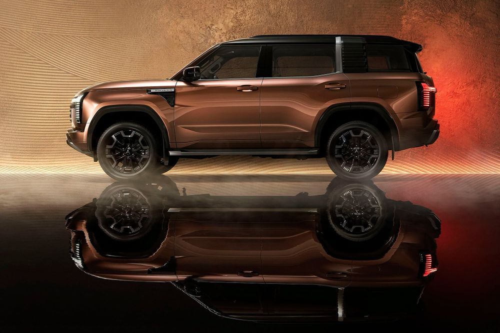 Mitsubishi PAJERO 2026