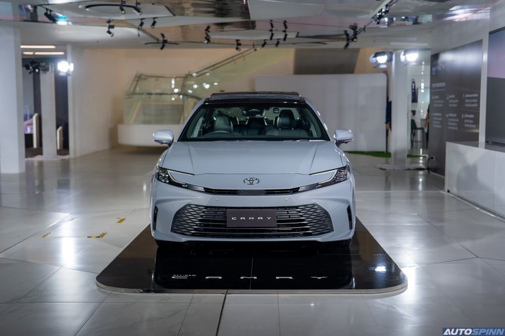 TOYOTA CAMRY 2024-2025