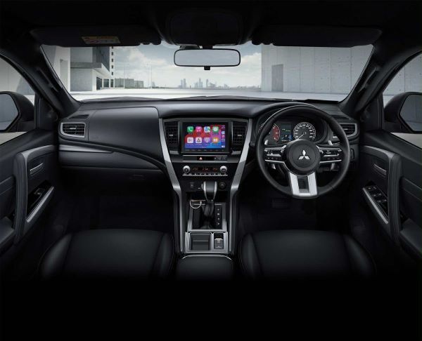 ปาเจโร สปอร์ต จีที ภายใน