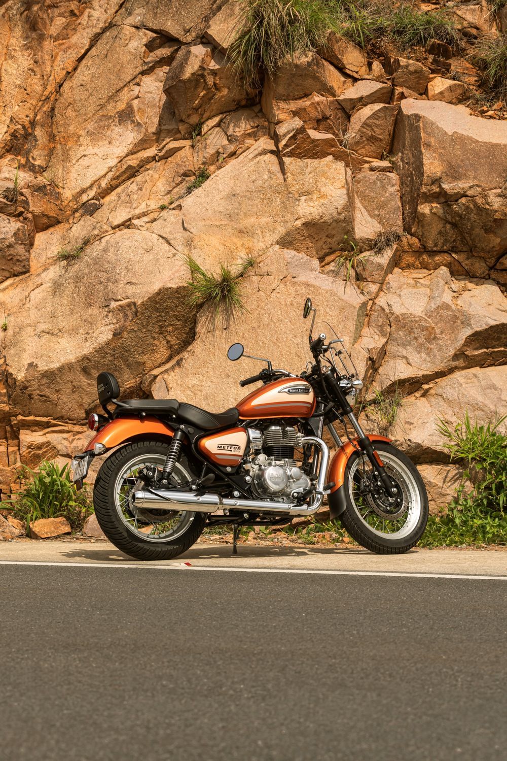 Meteor 350 Sundowner Orange Special Edition (3)