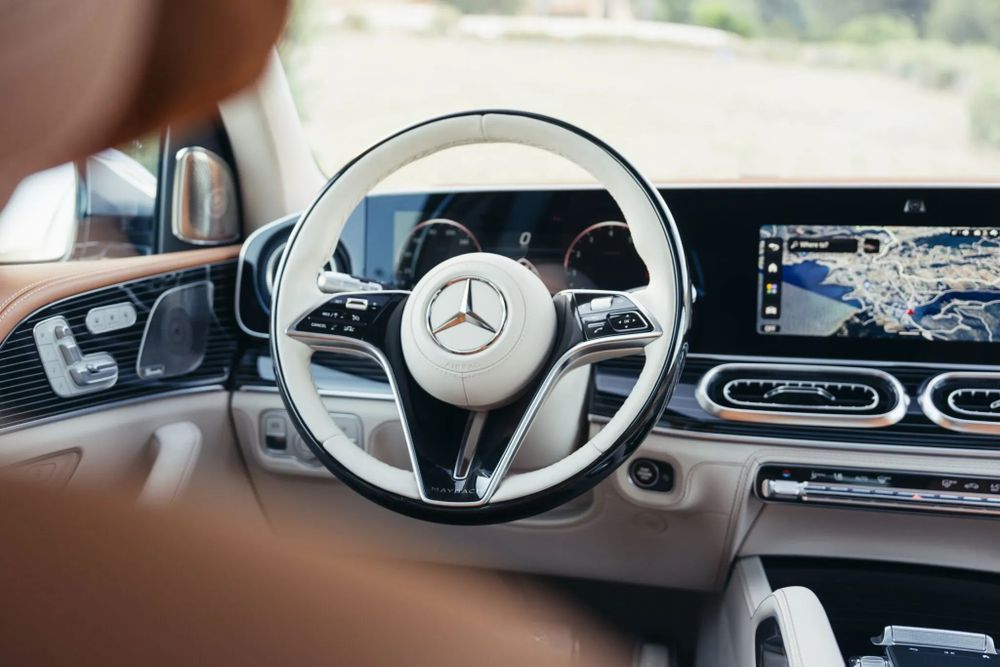 Mercedes-Maybach GLS 680 พวงมาลัย