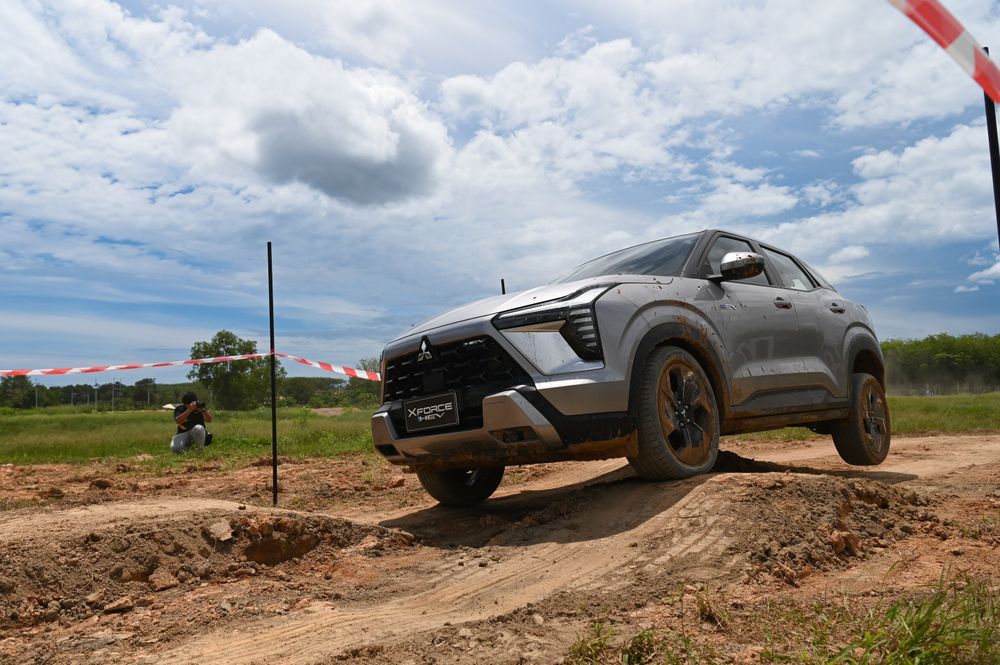 Mitsubishi XForce HEV 