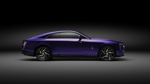 ภายนอก Rolls-Royce Black Badge Spectre 2025 