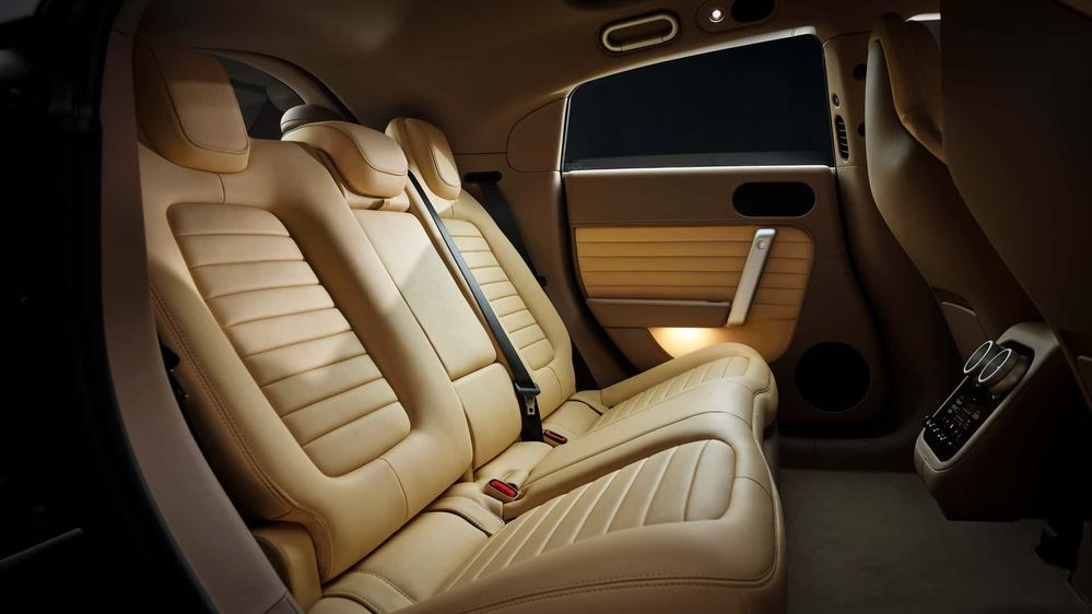 Ferrari Luce 5 ที่นั่ง