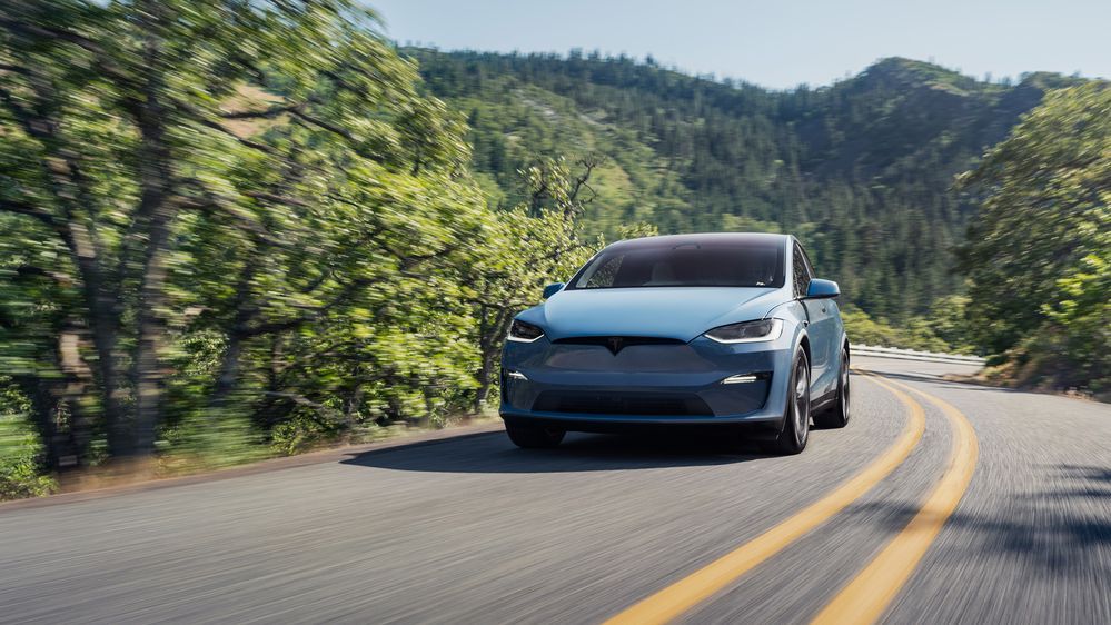 Tesla Model X 2025 Rolling